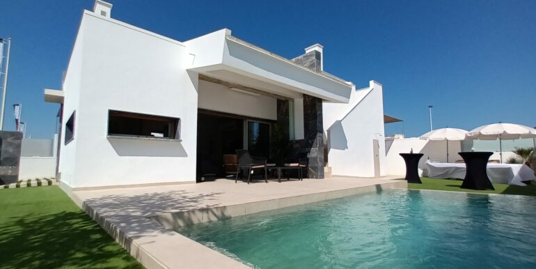 3 bed 2 bath villa in San Pedro del Pintar (SDH/BBH0028)