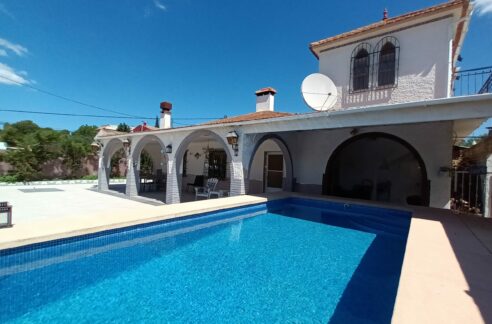 4 bed 2 bath villa in Canadas de San Pedro (SDH/MGH1794)