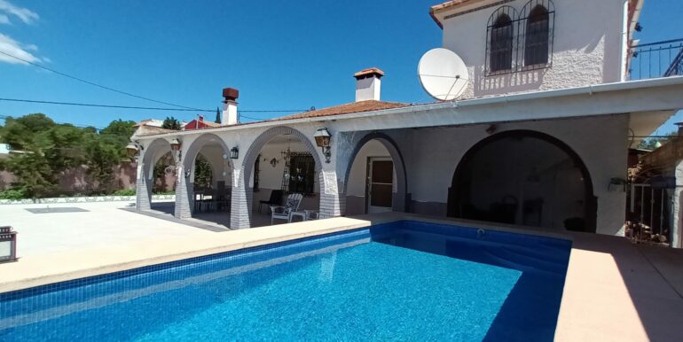 4 bed 2 bath villa in Canadas de San Pedro (SDH/MGH1794)